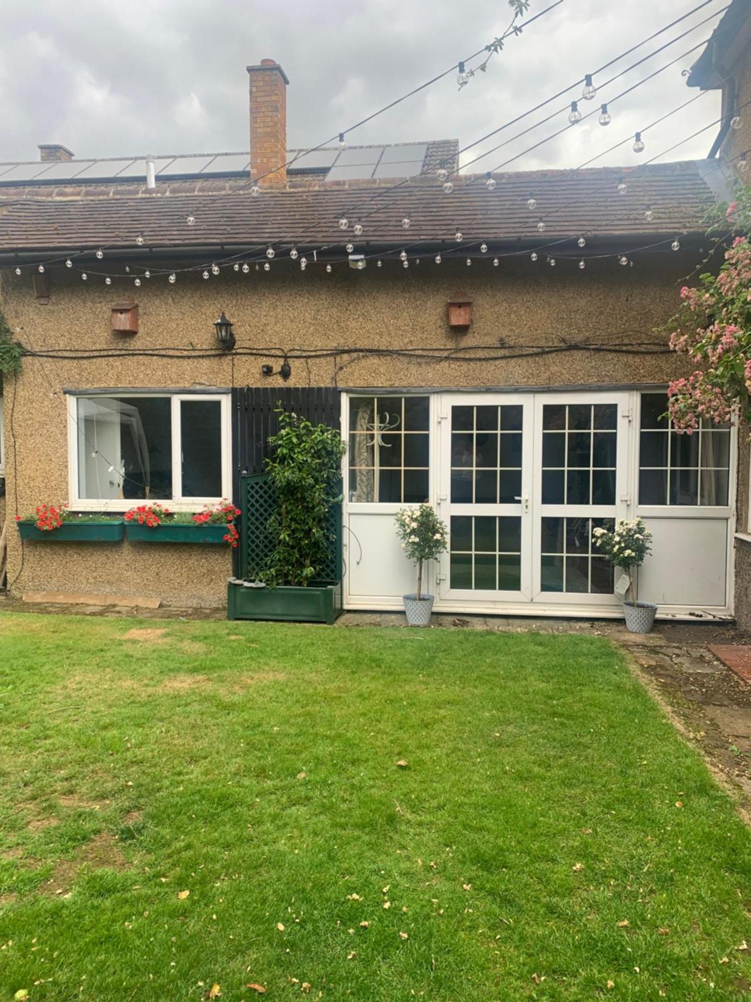 Newly Refurbished One Bedroom With Additional Sofa Bed Self Contained Flat In Garden Abbots Langley Exterior photo