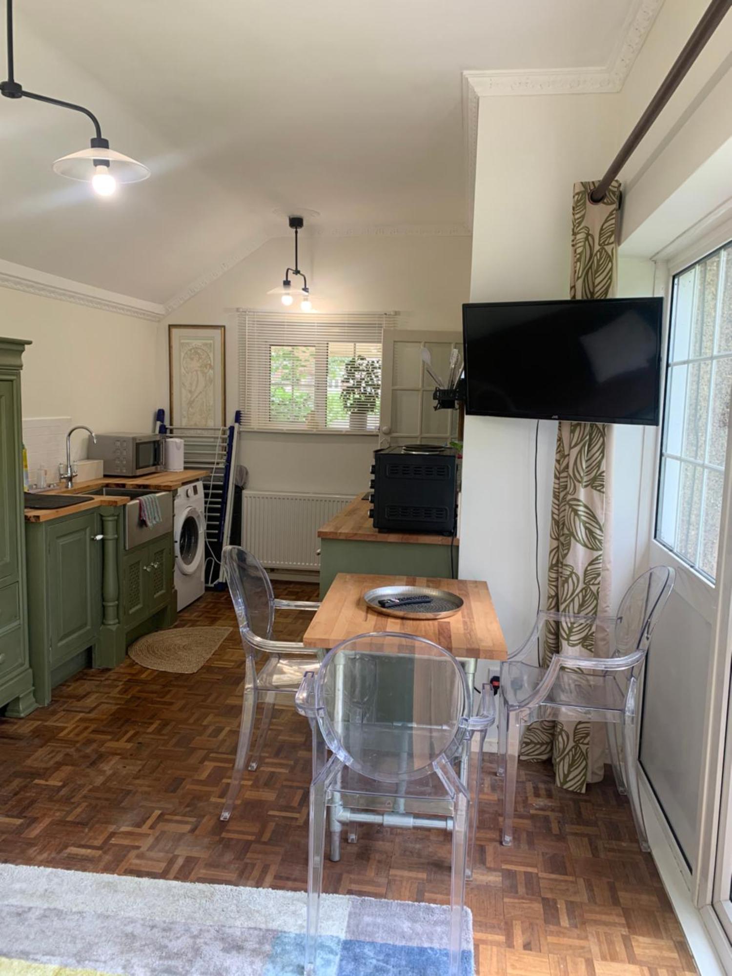 Newly Refurbished One Bedroom With Additional Sofa Bed Self Contained Flat In Garden Abbots Langley Exterior photo